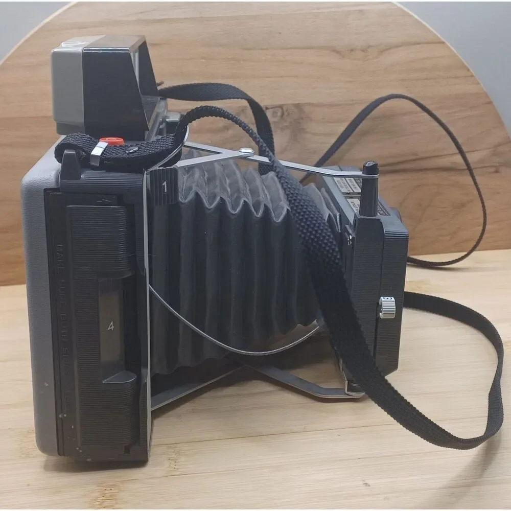 Vintage 1967 Polaroid Land Camera 220 Packfilm Camera